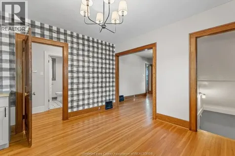 557 Moy Avenue Windsor ON N9A 2N3