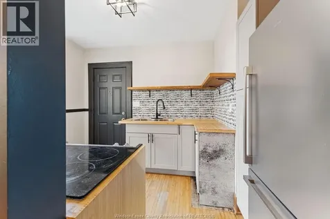 557 Moy Avenue Windsor ON N9A 2N3