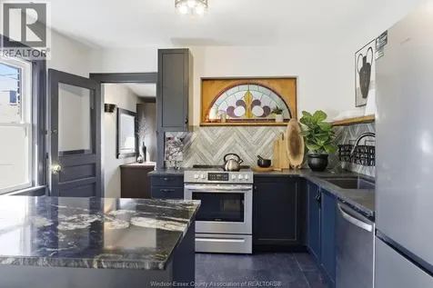 557 Moy Avenue Windsor ON N9A 2N3