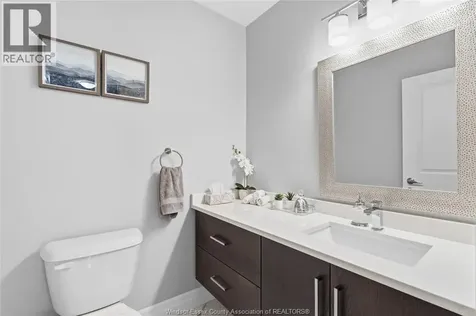 946 Westwood Lakeshore ON N8L 1G5