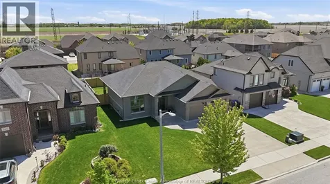 946 Westwood Lakeshore ON N8L 1G5