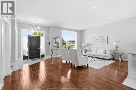 946 Westwood Lakeshore ON N8L 1G5