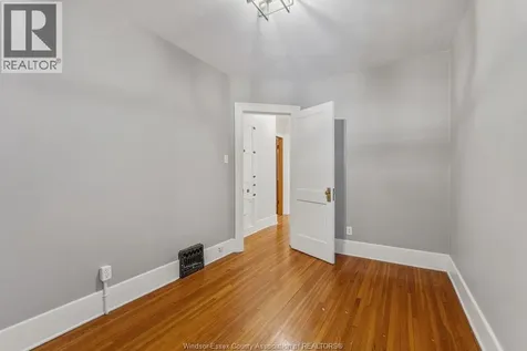 557 Moy Avenue Windsor ON N9A 2N3