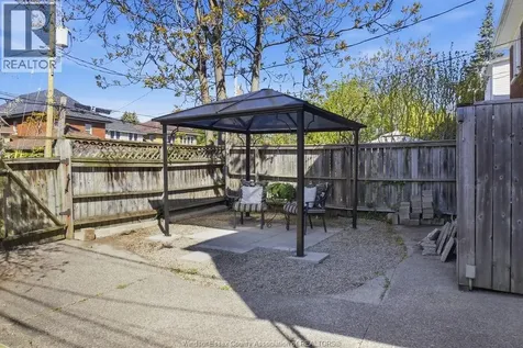 557 Moy Avenue Windsor ON N9A 2N3