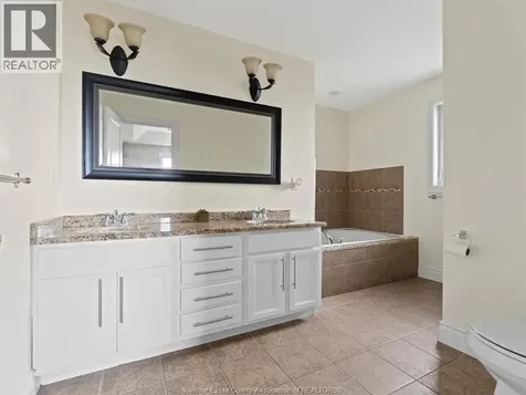 1274 Deer Run Trail Lakeshore ON N0R 1A0
