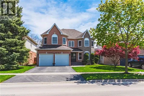 2162 Country Club Drive Burlington ON L7M 4B1