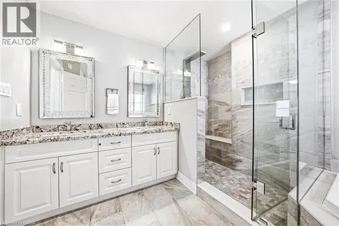 2162 Country Club Drive Burlington ON L7M 4B1