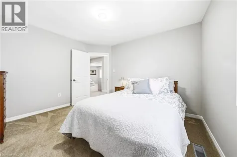 2162 Country Club Drive Burlington ON L7M 4B1