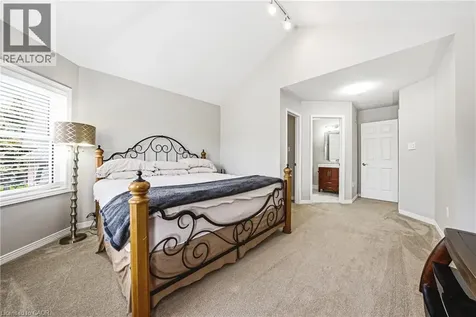 2162 Country Club Drive Burlington ON L7M 4B1