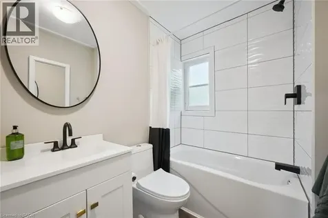15 Gordon Avenue Kitchener ON N2H 1N7