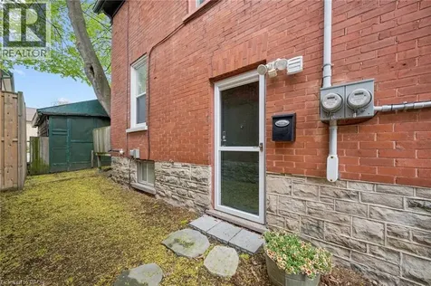 15 Gordon Avenue Kitchener ON N2H 1N7