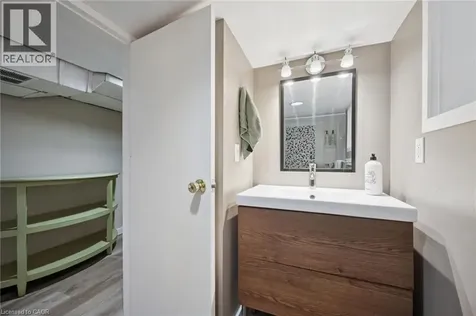 15 Gordon Avenue Kitchener ON N2H 1N7