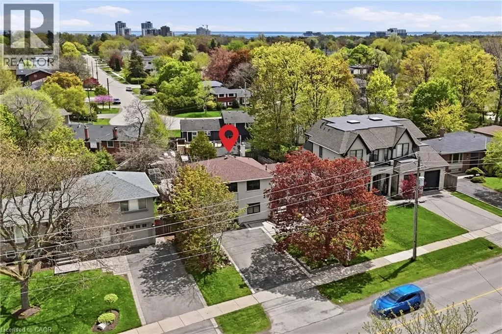 2122 Bridge Road Oakville ON L6L 2G1