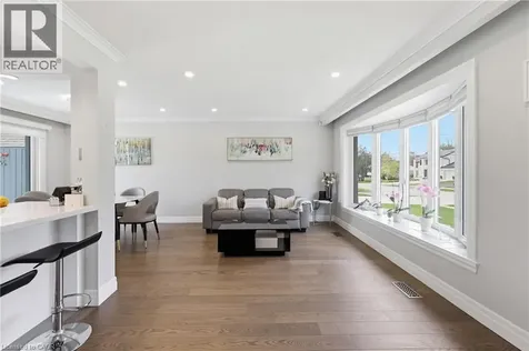 2122 Bridge Road Oakville ON L6L 2G1