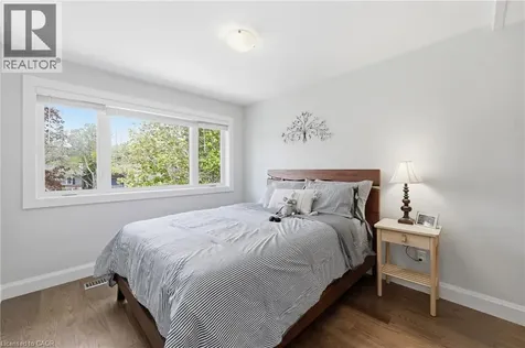 2122 Bridge Road Oakville ON L6L 2G1