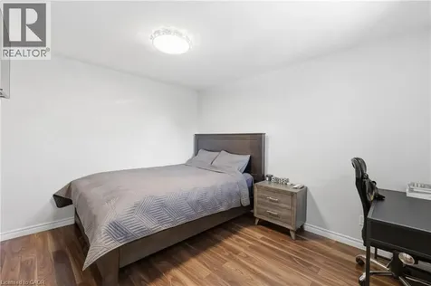 2122 Bridge Road Oakville ON L6L 2G1