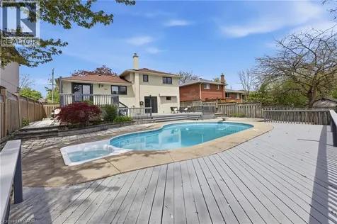 2122 Bridge Road Oakville ON L6L 2G1