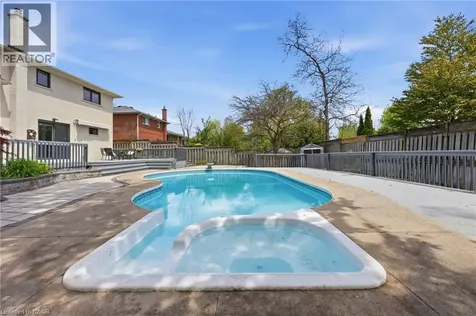 2122 Bridge Road Oakville ON L6L 2G1