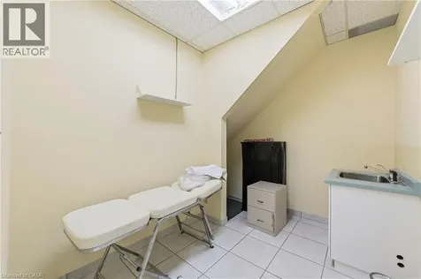 4136 Dundas Street West Etobicoke ON M8X 1X3