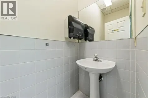 4136 Dundas Street West Etobicoke ON M8X 1X3