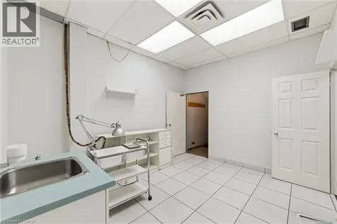 4136 Dundas Street West Etobicoke ON M8X 1X3