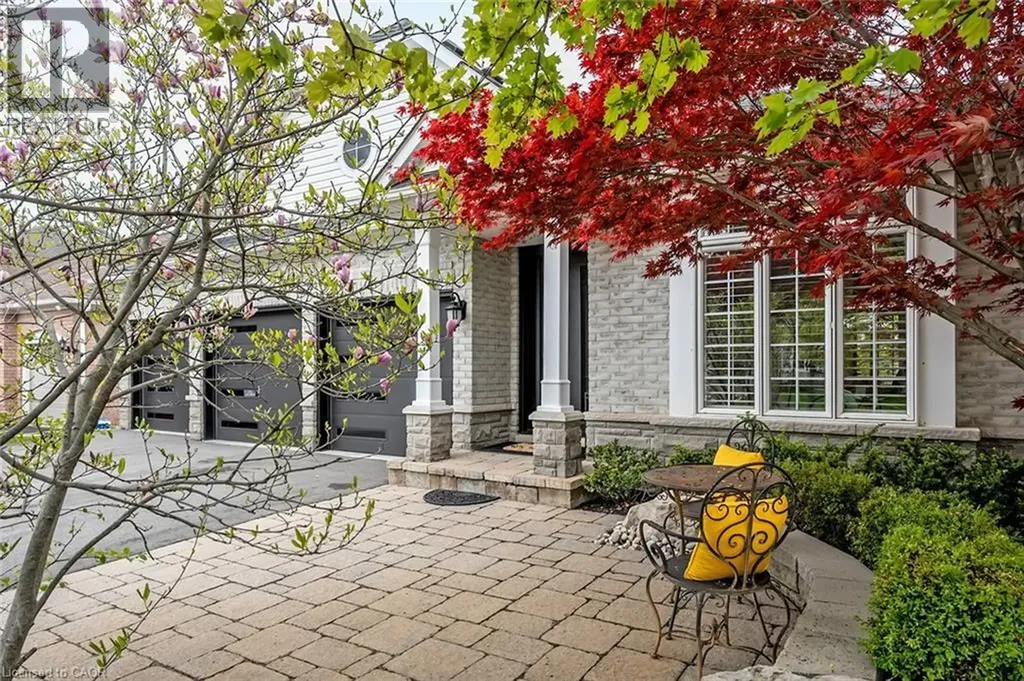 4285 Couples Crescent Burlington ON L7M 4Y8