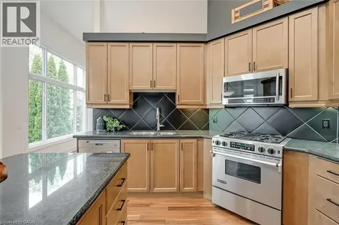 4285 Couples Crescent Burlington ON L7M 4Y8