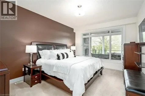 4285 Couples Crescent Burlington ON L7M 4Y8