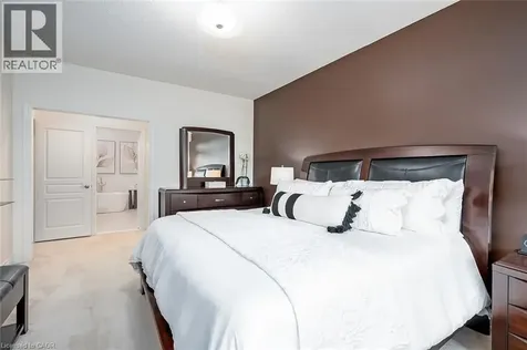 4285 Couples Crescent Burlington ON L7M 4Y8