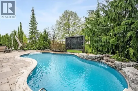 4285 Couples Crescent Burlington ON L7M 4Y8