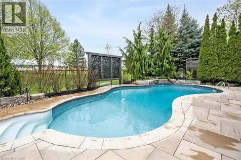 4285 Couples Crescent Burlington ON L7M 4Y8