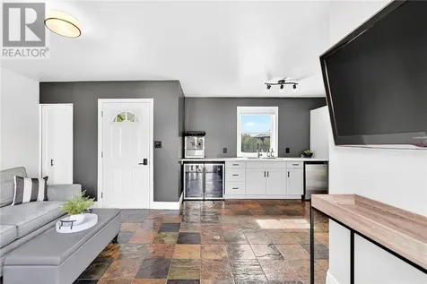 47 Gleneden Court Garson ON P3L 1L6