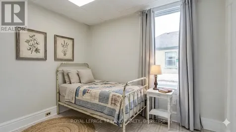 21 Oak Street St. Thomas ON N5R 1R5