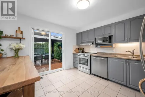 726 Thicket Way Ottawa ON K4A 3B6