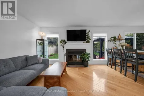 726 Thicket Way Ottawa ON K4A 3B6