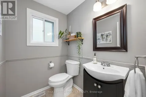 726 Thicket Way Ottawa ON K4A 3B6