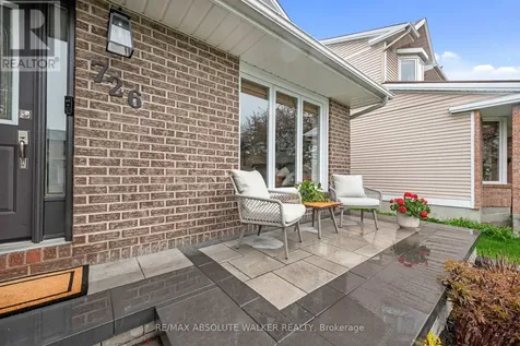 726 Thicket Way Ottawa ON K4A 3B6