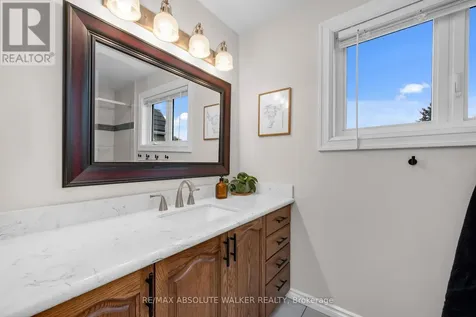 726 Thicket Way Ottawa ON K4A 3B6