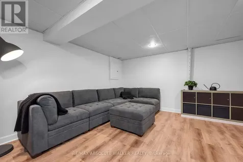 726 Thicket Way Ottawa ON K4A 3B6