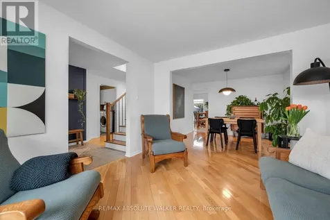726 Thicket Way Ottawa ON K4A 3B6