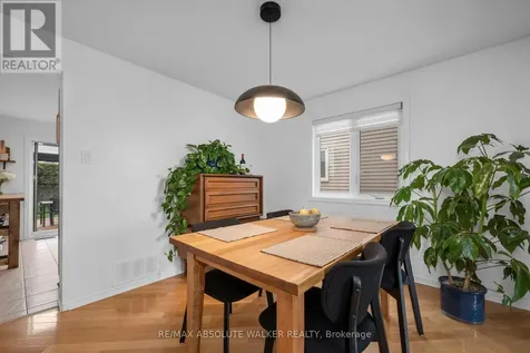 726 Thicket Way Ottawa ON K4A 3B6