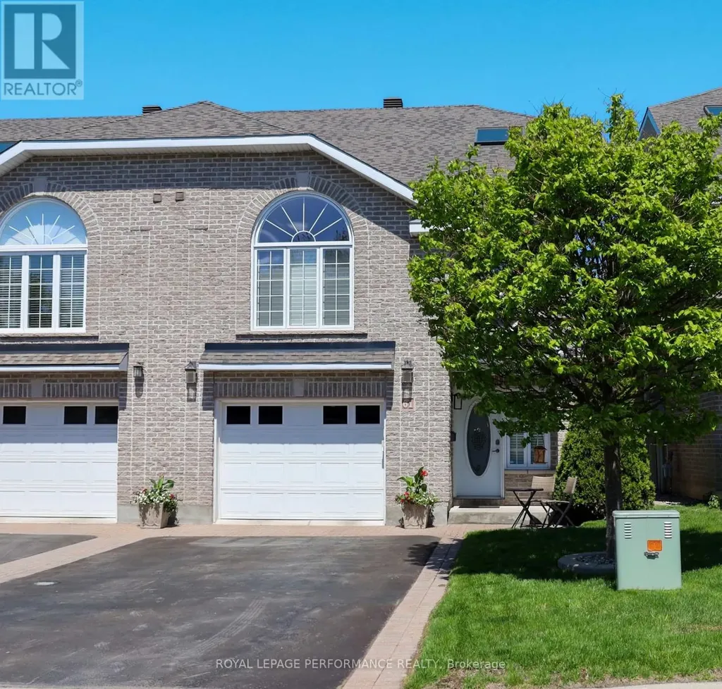 61 Callaway Court Ottawa ON K1C 7S4