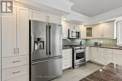 61 Callaway Court Ottawa ON K1C 7S4