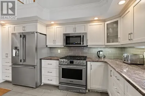 61 Callaway Court Ottawa ON K1C 7S4