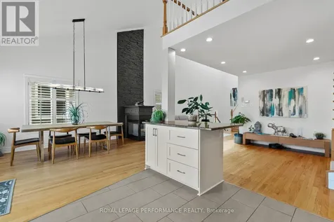 61 Callaway Court Ottawa ON K1C 7S4