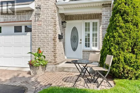61 Callaway Court Ottawa ON K1C 7S4