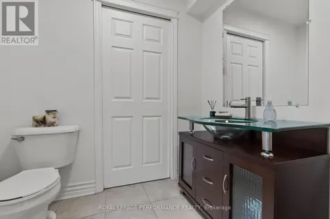 61 Callaway Court Ottawa ON K1C 7S4