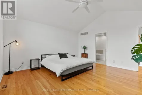61 Callaway Court Ottawa ON K1C 7S4