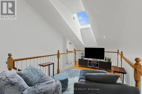 61 Callaway Court Ottawa ON K1C 7S4
