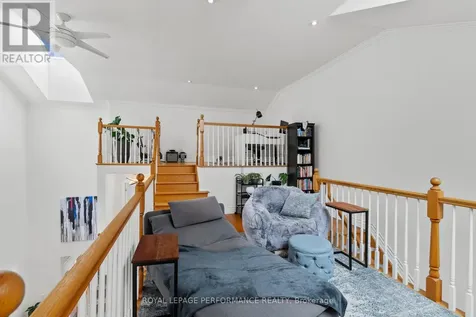 61 Callaway Court Ottawa ON K1C 7S4